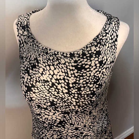 LOGO by Lori Goldstein Tank Top w/ Asymmetrical Hem! - Picture 5 of 8